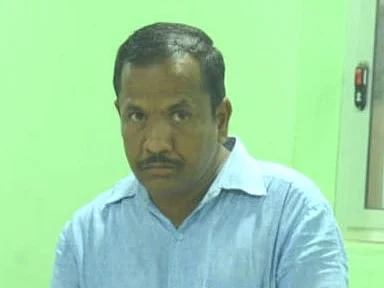 `குப்பைத்தொட்டி, வாளி மண்ணில் பணம் புதைப்பு!' - வேலூர் பத்திரப்பதிவு ரெய்டில் அதிர்ந்த விஜிலென்ஸ்