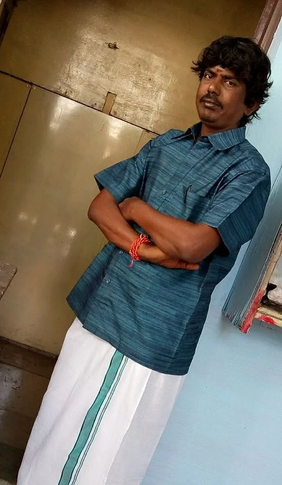 பாடலாசிரியர் முத்து விஜயன்
