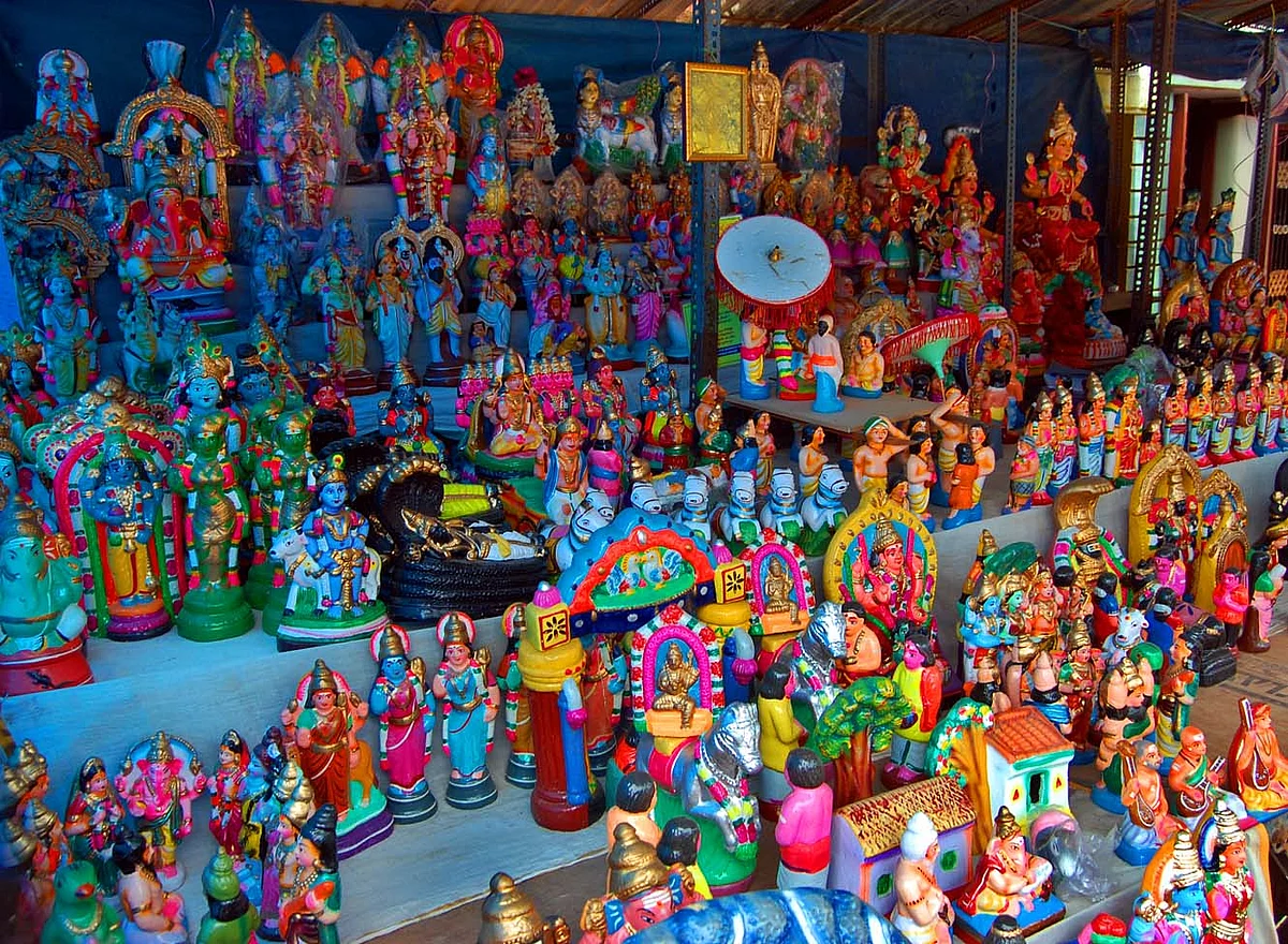 வண்ணமயமான கொலு பொம்மைகள்