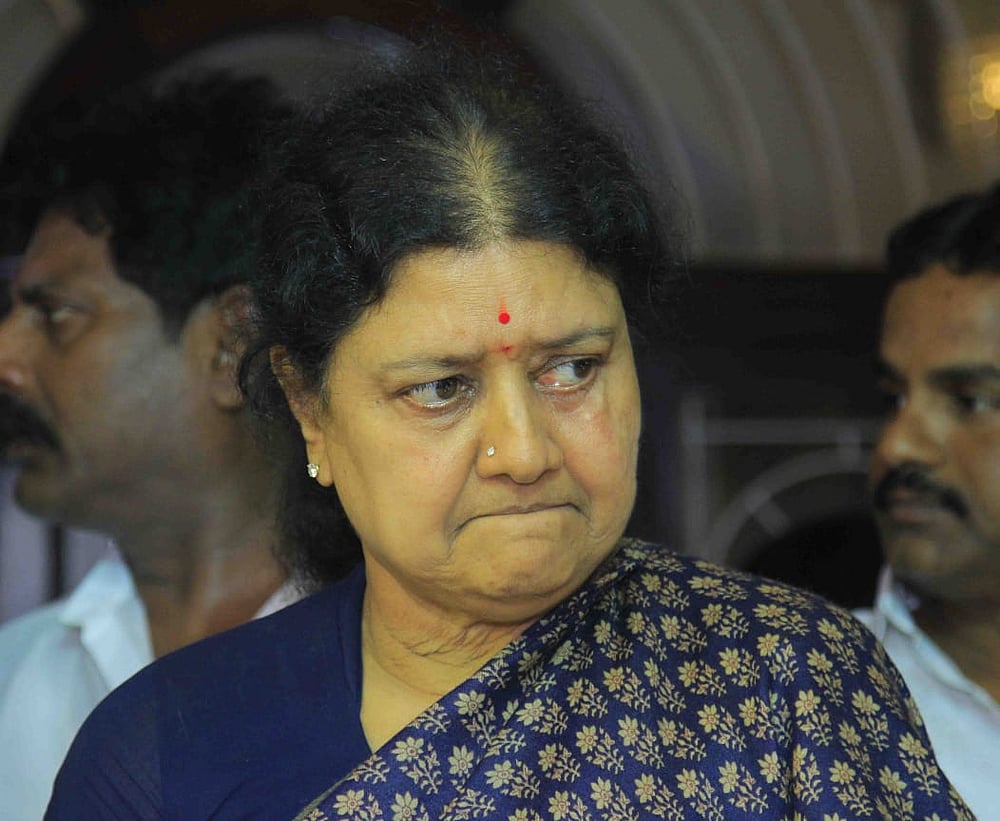 எப்போது வெளியில் வருகிறார் சசிகலா ...
