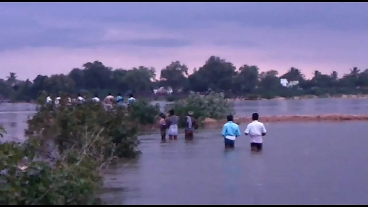 உடலைத் தேடும் மக்கள், உறவினர்கள்