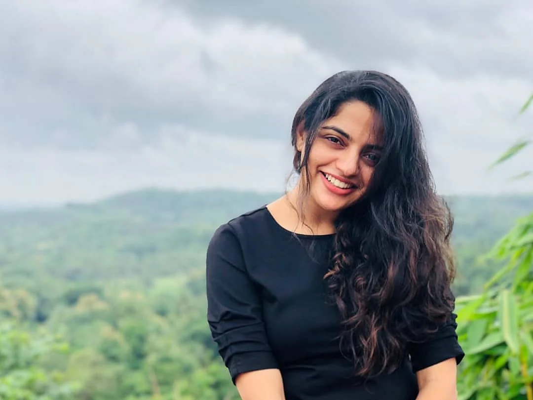 "ஜோதிகாவைப் பார்க்க அடிக்கடி ஸ்பாட்டுக்கு வருவார் சூர்யா!" - நிகிலா விமல்