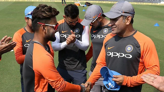 Pant, Dhoni