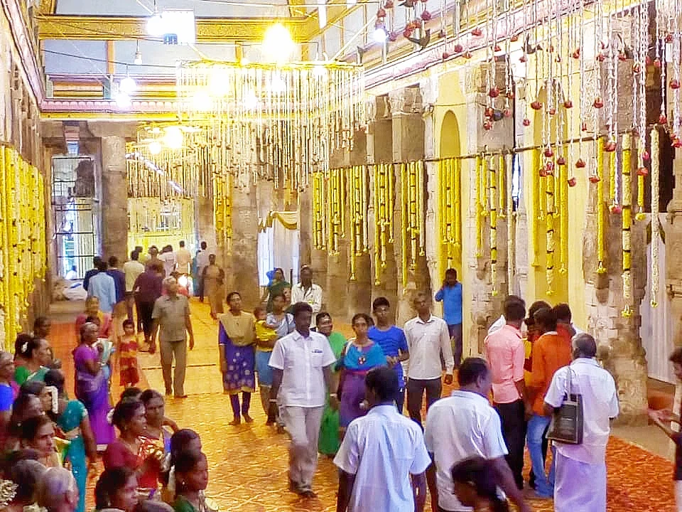 `ஆயிரம்கால் மண்டபத்தில் நடந்த விதிமீறல்!' - சர்ச்சைக்குள்ளான தொழிலதிபர்களின் இல்லத் திருமணம்
