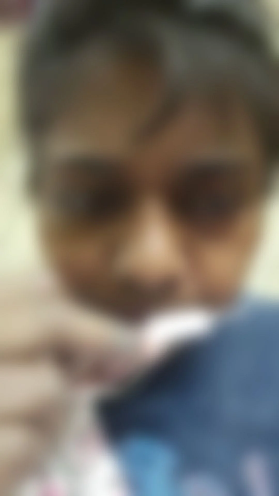 `அறையில் அடைத்து தற்கொலை செஞ்சுக்கோன்னு மிரட்டுறாங்க!' - வீடியோவில் கதறிய உதவிப் பேராசிரியை