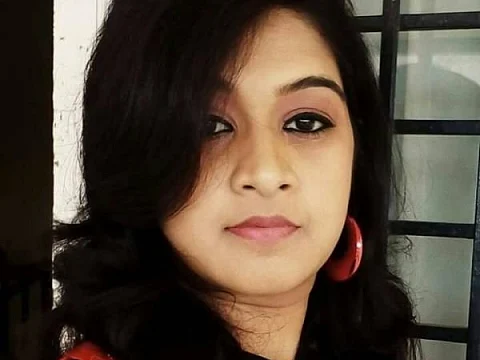 `வீட்டுக்காரரை மிரட்ட இப்படியும் ஒரு வழி இருக்குல்ல!' - ஃபேஸ்புக் பதிவு குறித்து மோனிகா