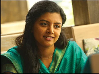 "அக்காவுக்கு கிரீன் சிக்னல்!”