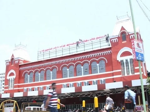 `சாப்பாடு வேணுமான்னுதான் கேட்டார்!' - சென்னை கால்டாக்ஸி டிரைவருக்கு நேர்ந்த சோகம்