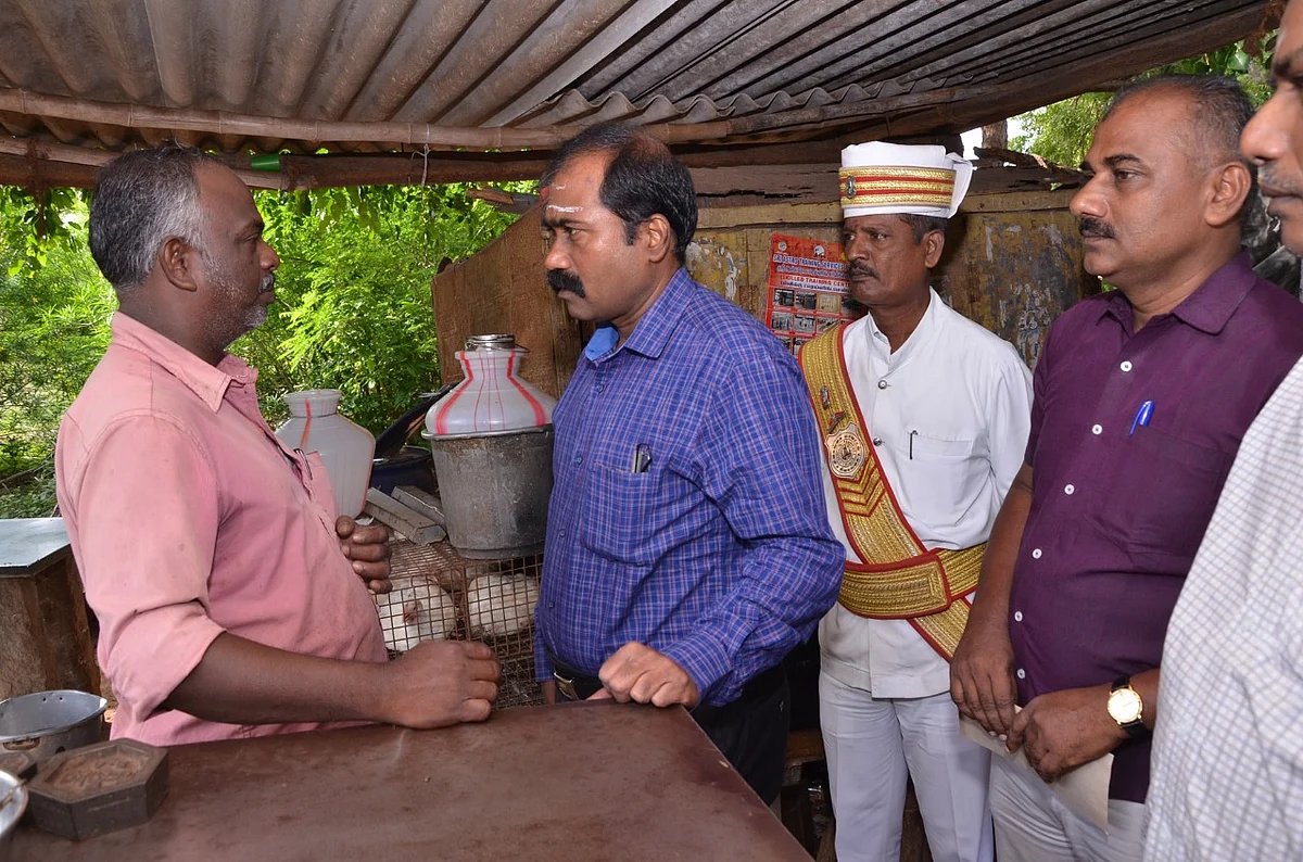 ஜாகிர் உசேனை சந்தித்த கலெக்டர்