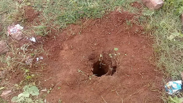 கைவிடப்பட்ட ஆழ்துளைக் கிணறு