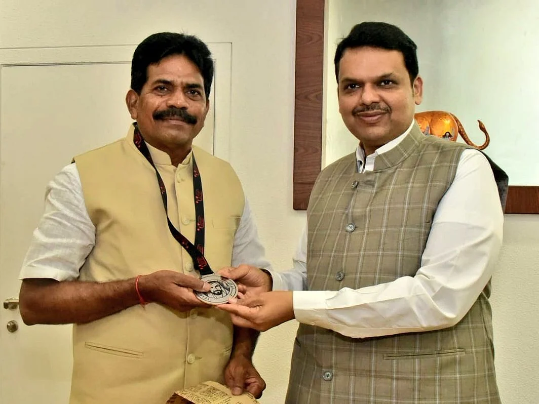 `தமிழர் vs தமிழர்; 2வது முறை ஜாக்பாட் அடித்த பட்னாவிஸின் நம்பிக்கை!'- மகாராஷ்டிரா தேர்தல் சுவாரஸ்யம்