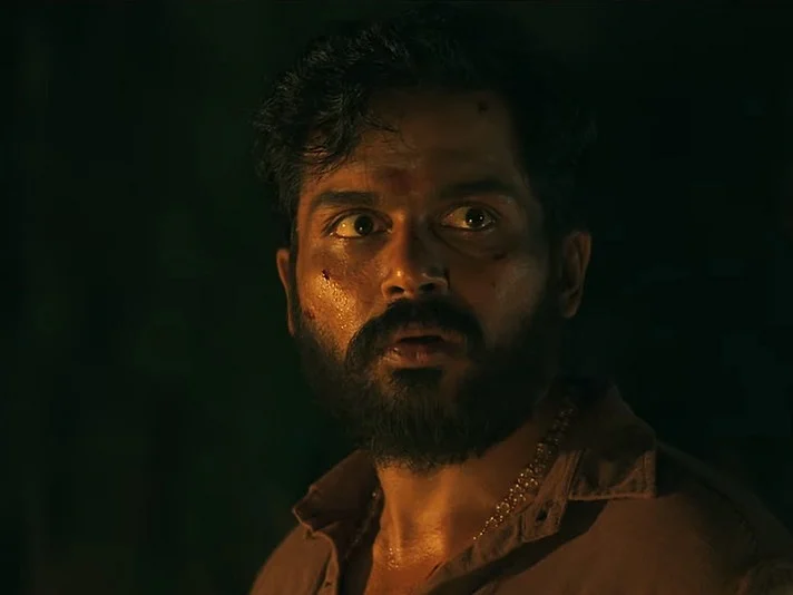 "சாவறதா இருந்தாலும் சண்டைபோட்டு சாவணும் சார்!" பரபர லாரி சேஸுடன் மிரட்டும் 'கைதி' டிரெய்லர்
