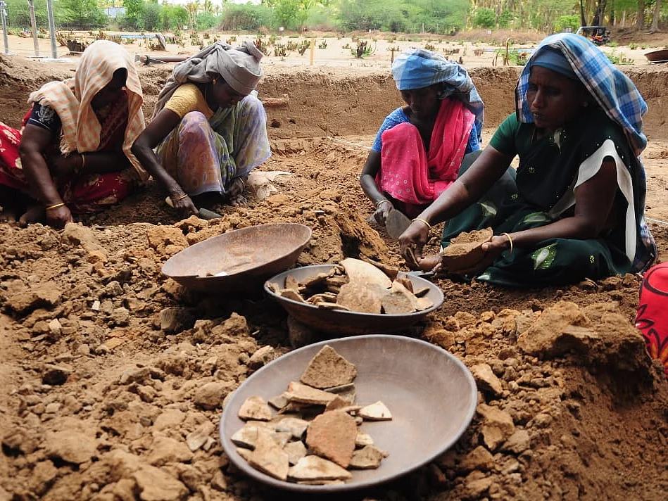 `கி.மு. 6 -ம் நூற்றாண்டைவிட பின்னோக்கிச் செல்ல வாய்ப்பு..!’ - கீழடி குறித்து அமர்நாத் ராமகிருஷ்ணன்