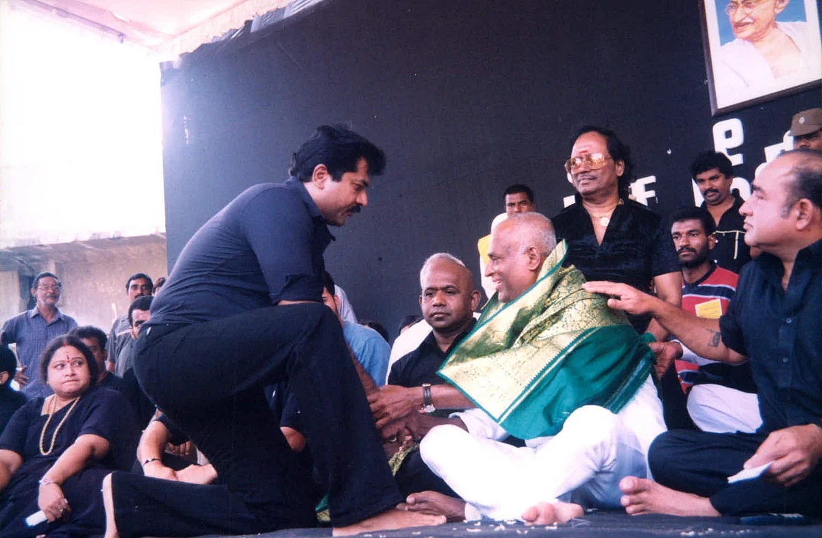 ரஜினி உண்ணாவிரதத்தில் சரத்குமார்...