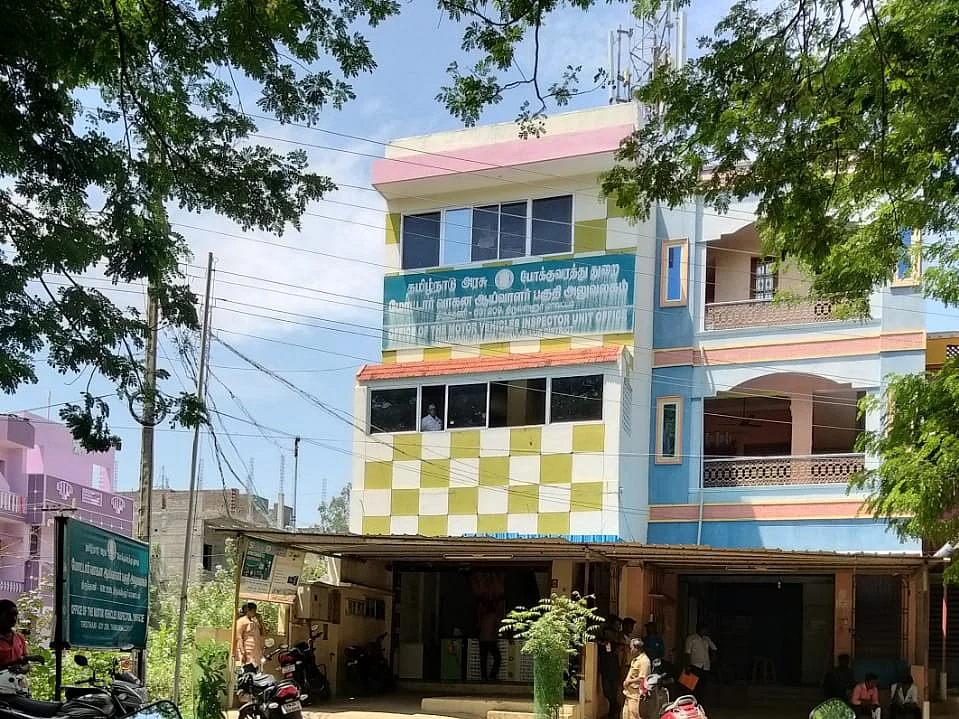 சிக்கிய அப்பாவிகள்; தப்பிய திமிங்கிலங்கள்; கூவிக்கூவி விற்கப்பட்ட டிரைவிங் லைசென்ஸ்! - பகீர் பின்னணி