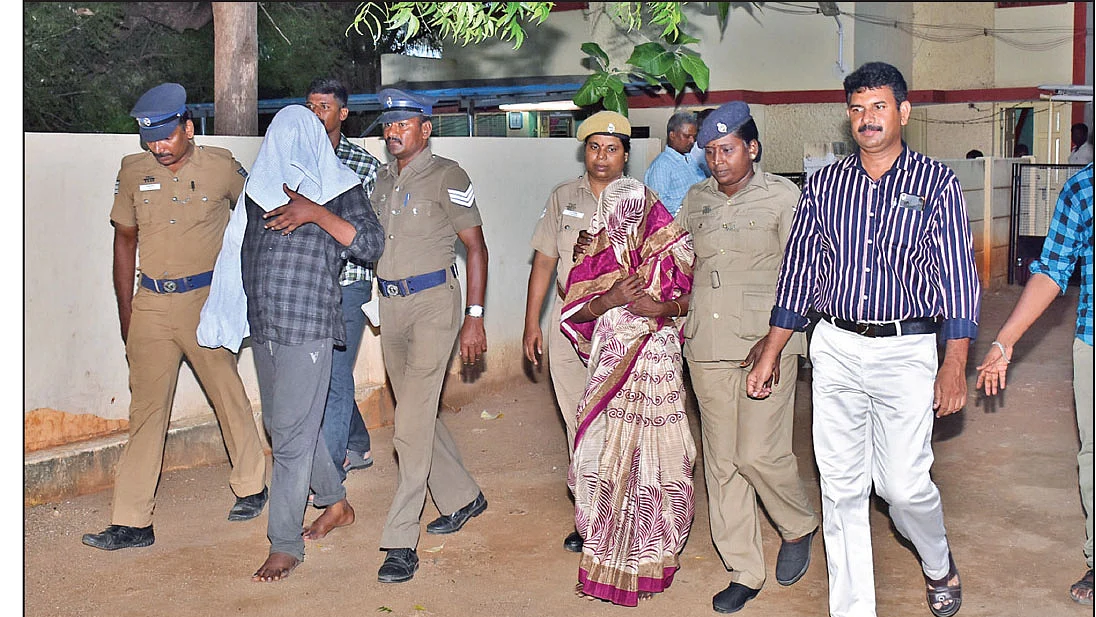 போலீஸ் பிடியில் மணிகண்டன், கனகவள்ளி