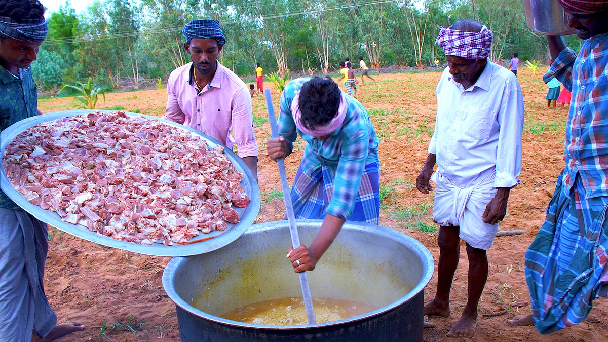 விலேஜ் குக்கிங் சேனல் குழு