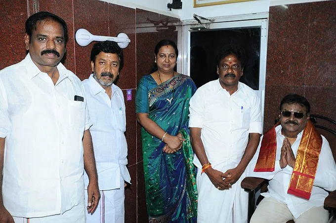 விஜயகாந்த் சி.வி.சண்முகம்