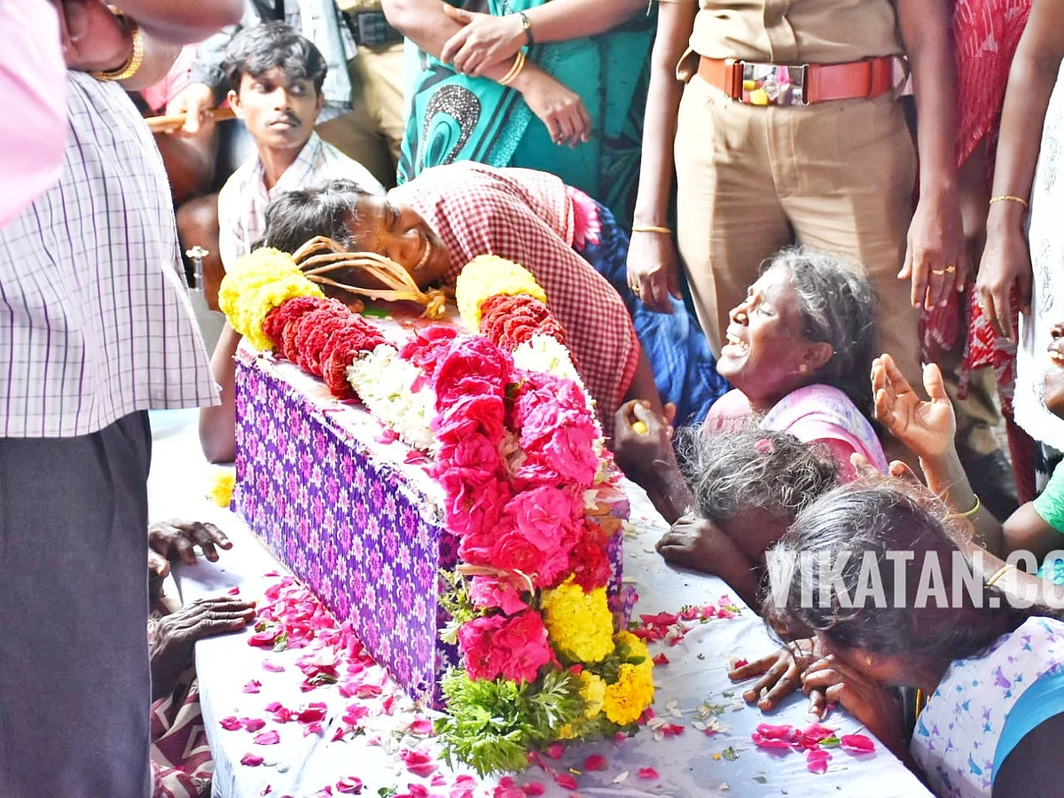` சுர்ஜித் சடலமாக மீட்கப்பட்ட செய்தி வேதனையை அளித்தது!'- முதல்வர் பழனிசாமி உருக்கம்