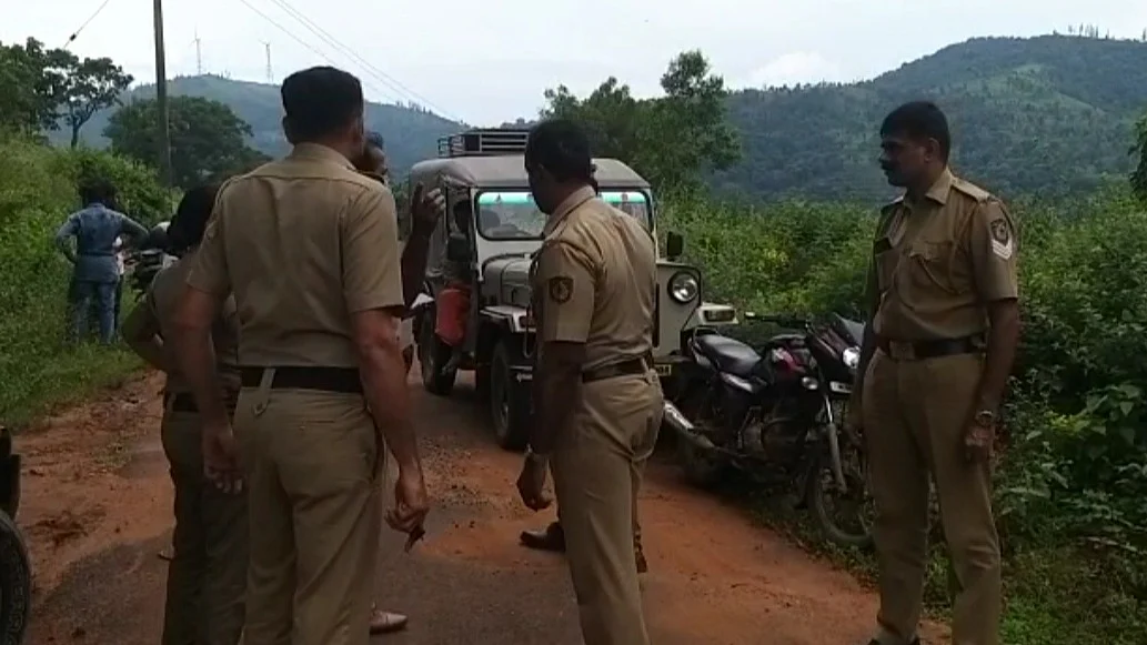 கேரள போலீஸார்