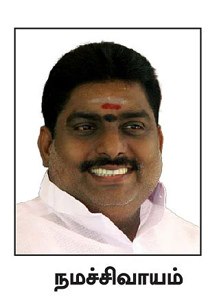 ரங்கசாமியா, நாராயணசாமியா... காமராஜர் நகர் கைகொடுக்கப்போவது எந்தச் சாமிக்கு?