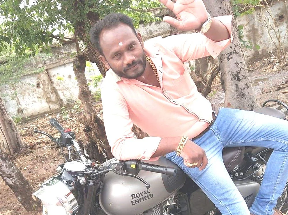 `உன்னவிடப் பெரிய காக்கிகளையே பார்த்துட்டோம்!'- ரெய்டுக்குச் சென்ற எஸ்.ஐயை பதறவைத்த `புள்ளிங்கோ கேங்’
