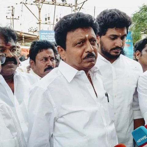 திவாகரன்