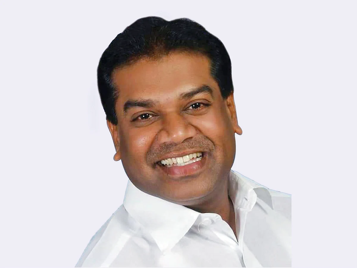 தொழில்: போலி பாஸ்போர்ட்
தயாரிப்பு - பதவி: தி.மு.க வர்த்தக அணிச் செயலாளர்!
