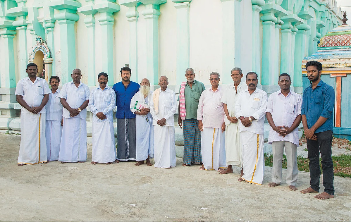 ‘தமிழ் எங்கள் உயிருக்கு நேர்!’- வாழ்ந்து காட்டும் ஊர்