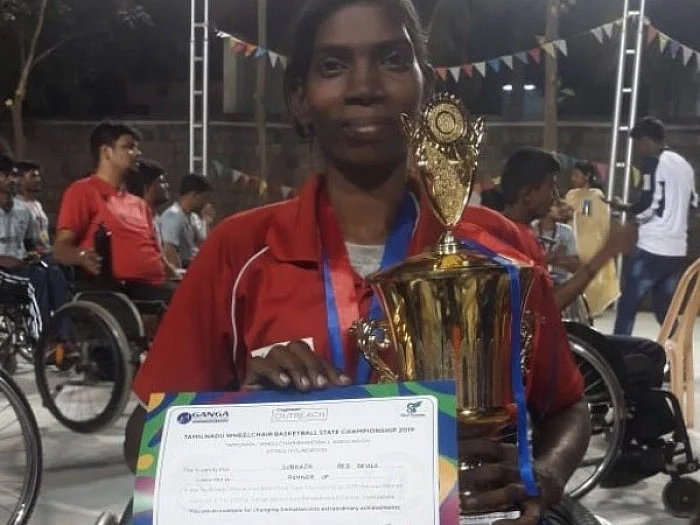 ``டிரெயின் என் காலில் ஏறினதுதான் நினைவிருந்துச்சு... இப்போ வீராங்கனை!" - சுபஜாவின் தன்னம்பிக்கை