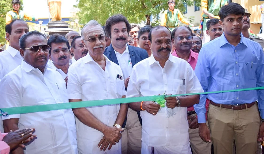 நிகழ்ச்சியில் அமைச்சர் கடம்பூர் ராஜூ