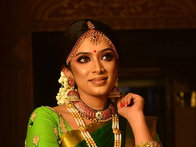 தியா மேனன் லேட்டஸ்ட் ஸ்டில்ஸ்!