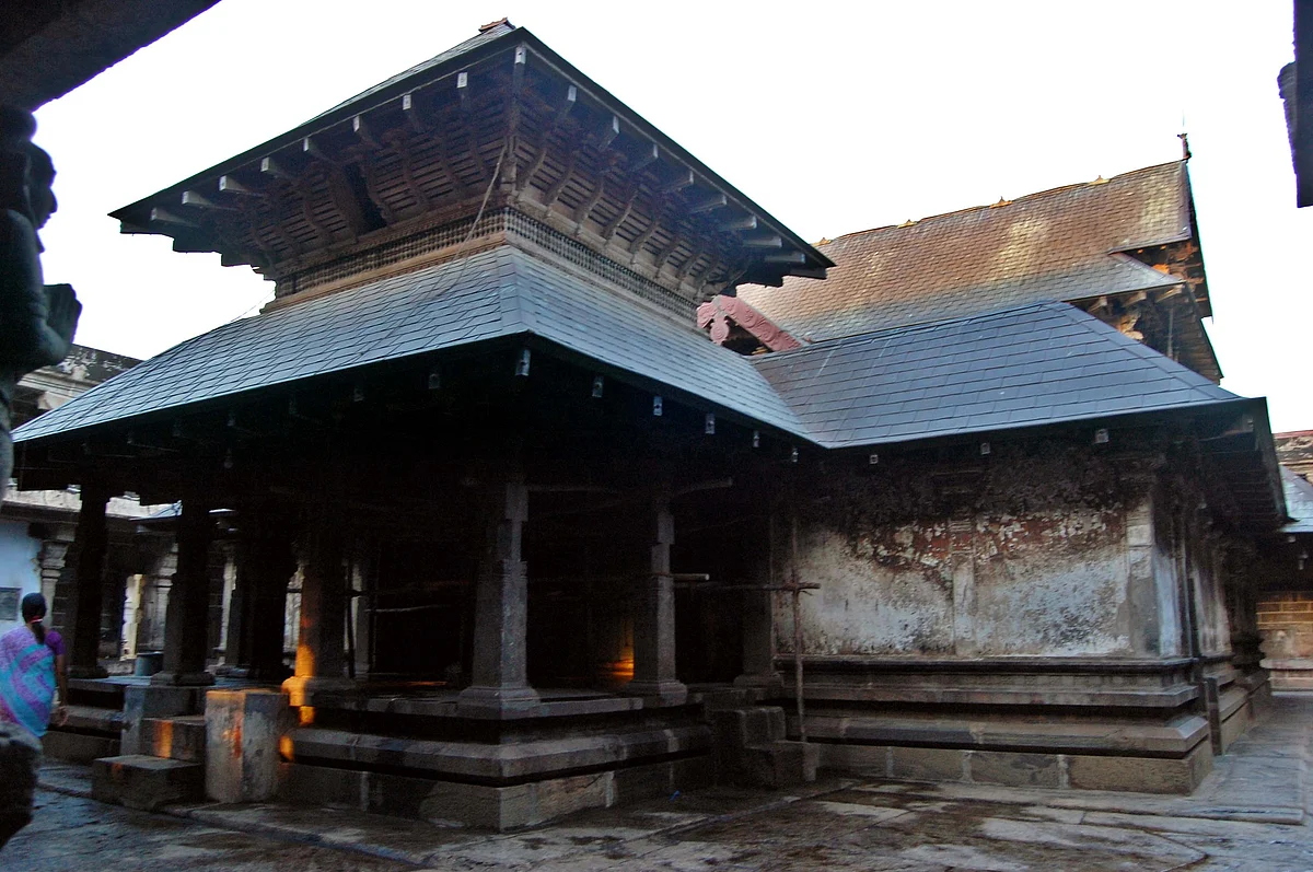 திருவட்டார் ஆதிகேசவ பெருமாள் திருக்கோயில் -மூலவர் பிரகாரங்கள்