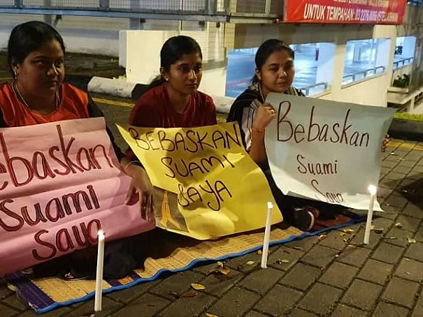விடுதலைப் புலிகள் மீளுருவாக்கம்... மலேசியாவில் 12 தமிழர்கள் கைது... தொடரும் உறவினர்கள் போராட்டம்!