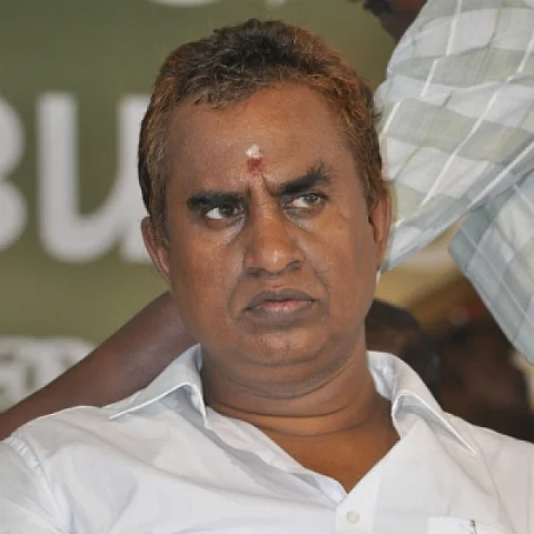 வேலுமணிக்கு 2 வாரம் கெடு; விசாரணை அதிகாரி மாற்றம்!- டெண்டர் முறைகேடு வழக்கில் நீதிமன்றம் அதிரடி