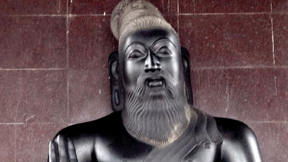 திருவள்ளுவர் சிற்பம்