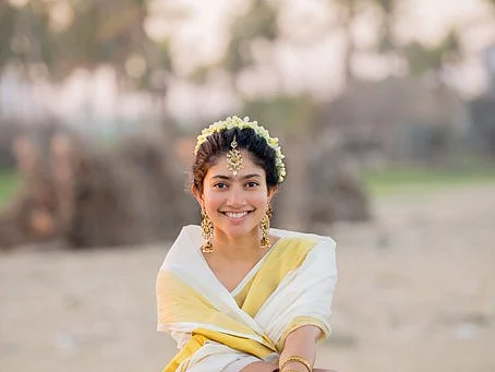 நான்கு இயக்குநர்கள் இணையும் `ஆந்தாலஜி படம்’ - வெற்றிமாறன் போர்ஷனில் சாய் பல்லவி!