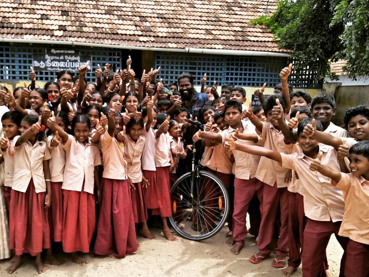 `குழந்தைகளும் பயணமும்தான் என் வாழ்வியல்!' -`கதை சொல்லி' குமார்ஷா