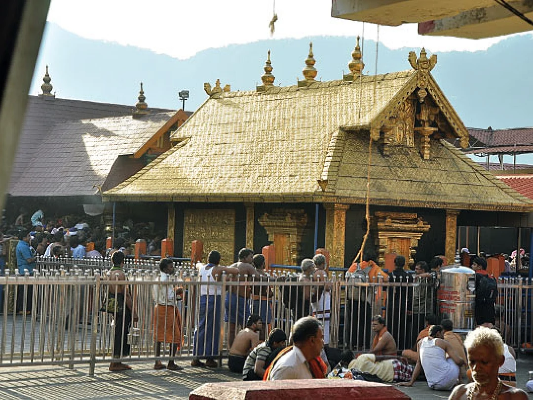 `8.5 லட்சம் பக்தர்கள் தரிசனம்; தங்கும் அறைகளுக்கு ஆன்லைன் புக்கிங்!' - களைகட்டும் சபரிமலை சீசன்