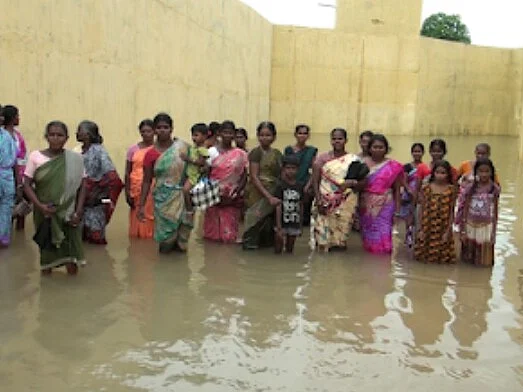 `சுரங்கப்பாதையில் நீரூற்று; 12 கி.மீ தூரம் சுற்றிச் செல்கிறோம்!'- வேதனையில் தூத்துக்குடி மக்கள்