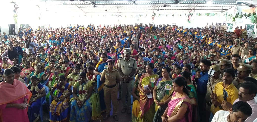 வளைகாப்பு நிகழ்ச்சி