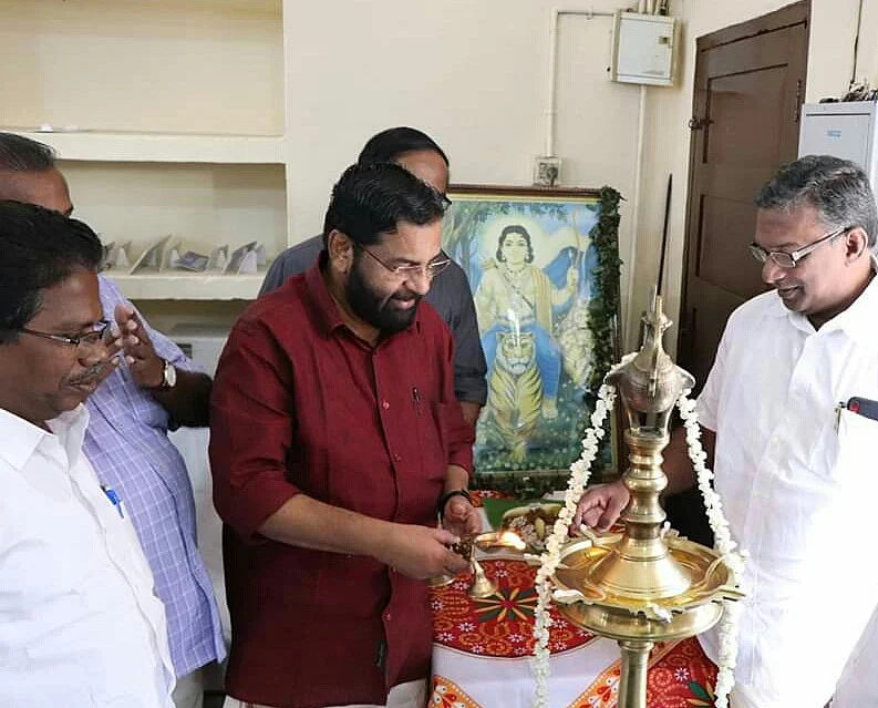 அமைச்சர் கடகம்பள்ளி சுரேந்திரன்