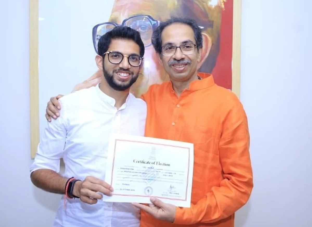 ஆதித்ய தாக்கரே - உத்தவ் தாக்கரே