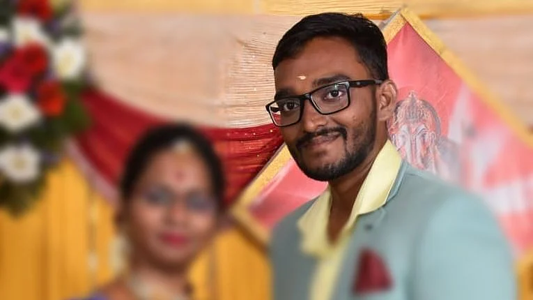 புதுமாப்பிள்ளை அரவிந்த், அவரின் மனைவி பிரீத்தி