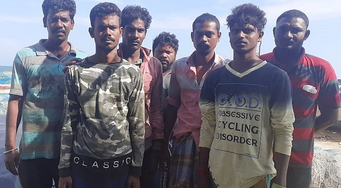 உயிர் பிழைத்த மீனவர்கள்