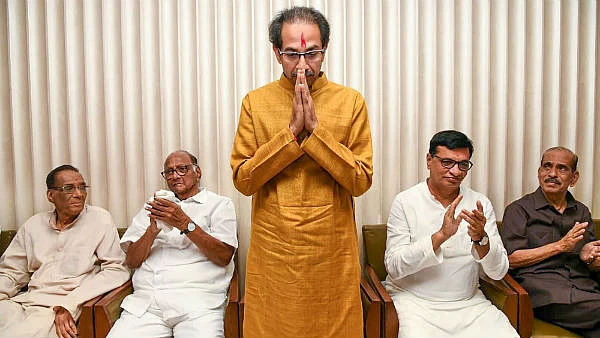 உத்தவ் தாக்கரே முதல்வராக தேர்வான போது