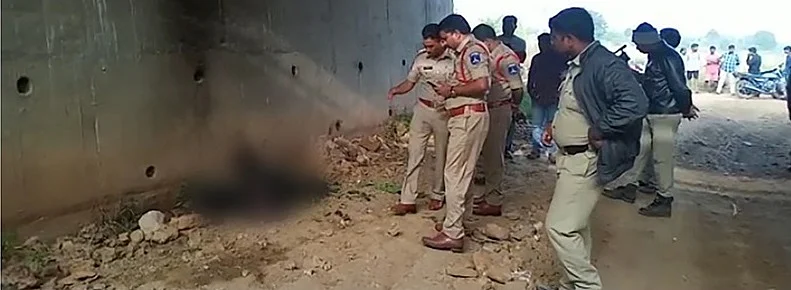 எரிக்கப்பட்ட
பிரியங்கா ரெட்டி