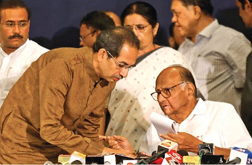உத்தவ் தாக்கரே - சரத் பவார்