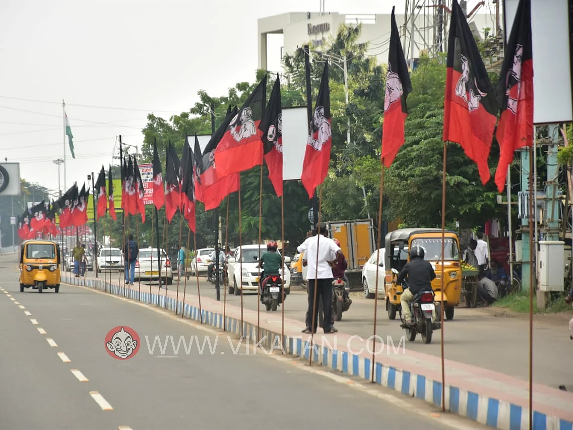 காப்பாற்றியவருக்குக் காவல்; லாரி டிரைவர் மீது வழக்கு! -அதிமுக கொடிக்கம்ப விபத்தால் கொதிக்கும் கோவை