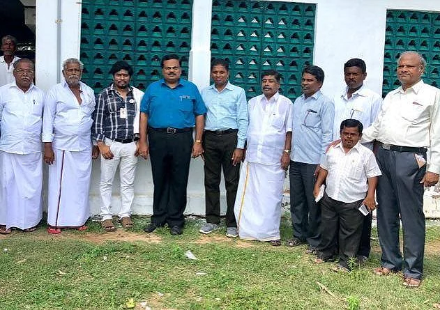 வாட்ஸ்அப் குழு மூலம் பிரச்னைகளுக்கு தீர்வு காணும் மக்கள்